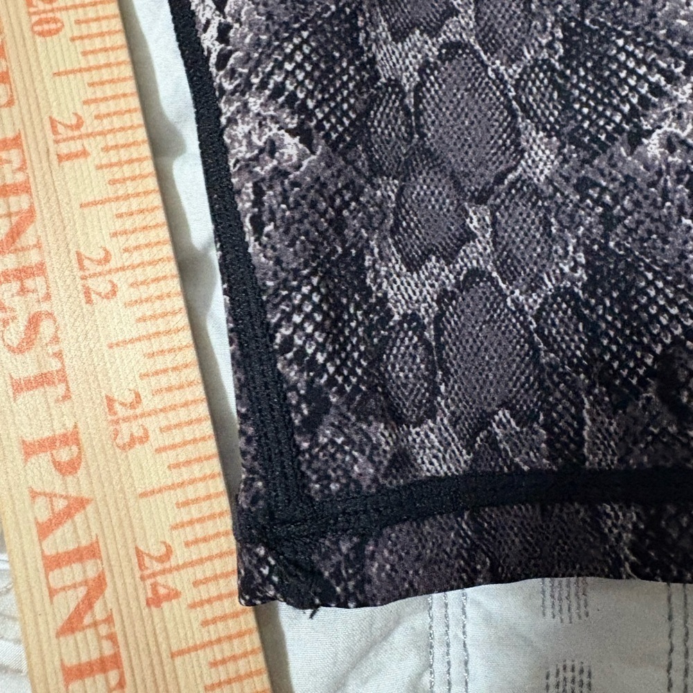 Varley Purple and Black Reptile Print‎ Leggings - Picture 12 of 12